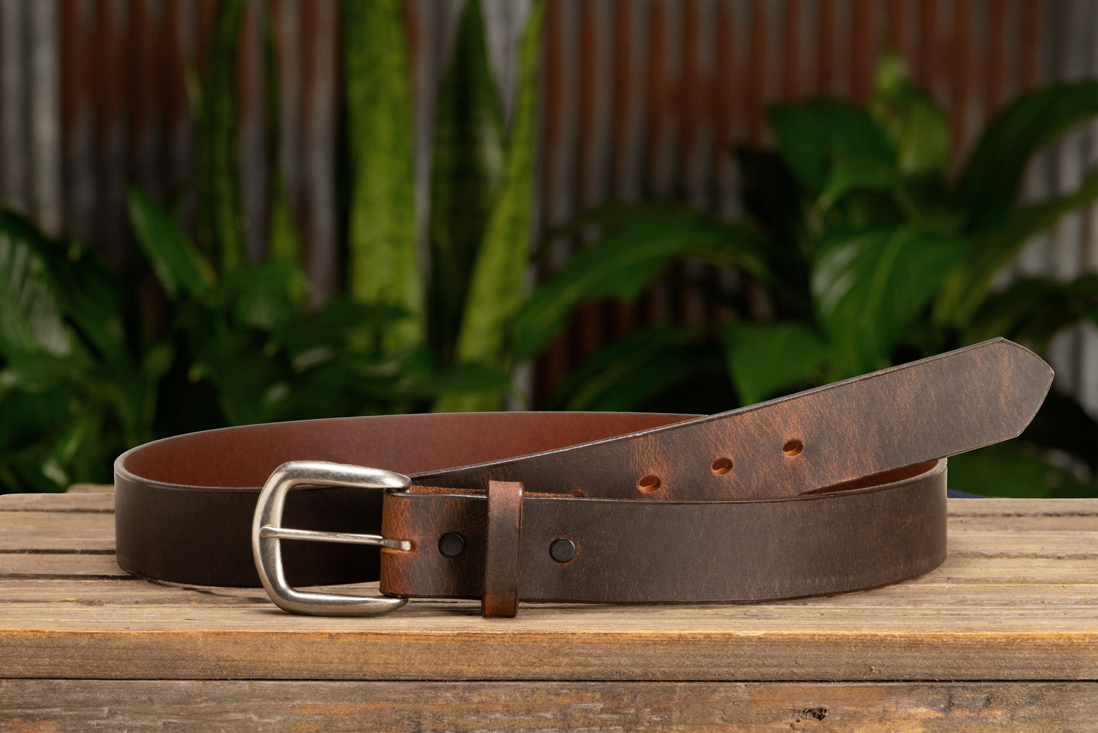 The Crazy Horse: Men's Oil Tanned Non Stitched Leather Belt 1.375