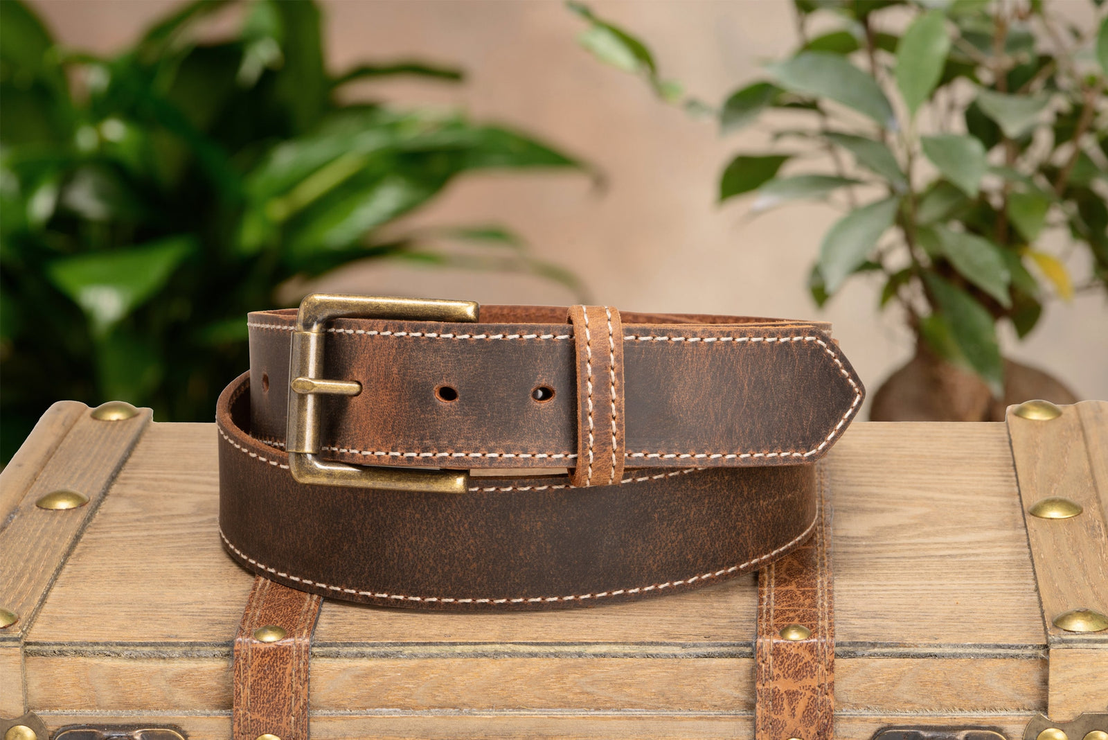 The Crazy Horse: Men's Oil Tanned Stitched Leather Belt 1.50