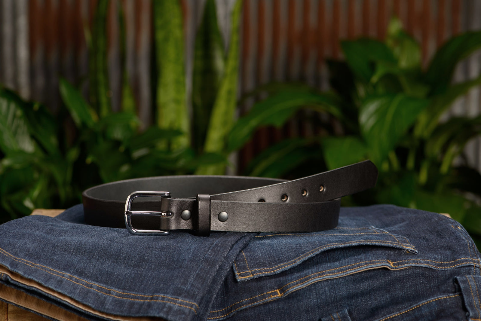 Men's Black Non Stitched Leather Belt - The Colt 1.25