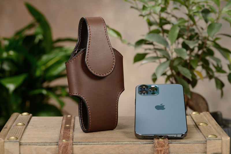 Brown Leather Vertical Cellphone Holster Case Brown Leather Vertical Cellphone Holster Case
